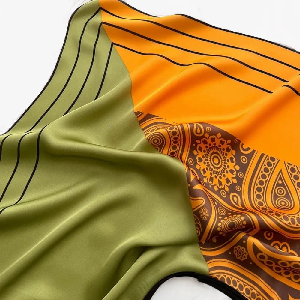 Poncho féminin élégant motif bandana style léger-Poncho Passion